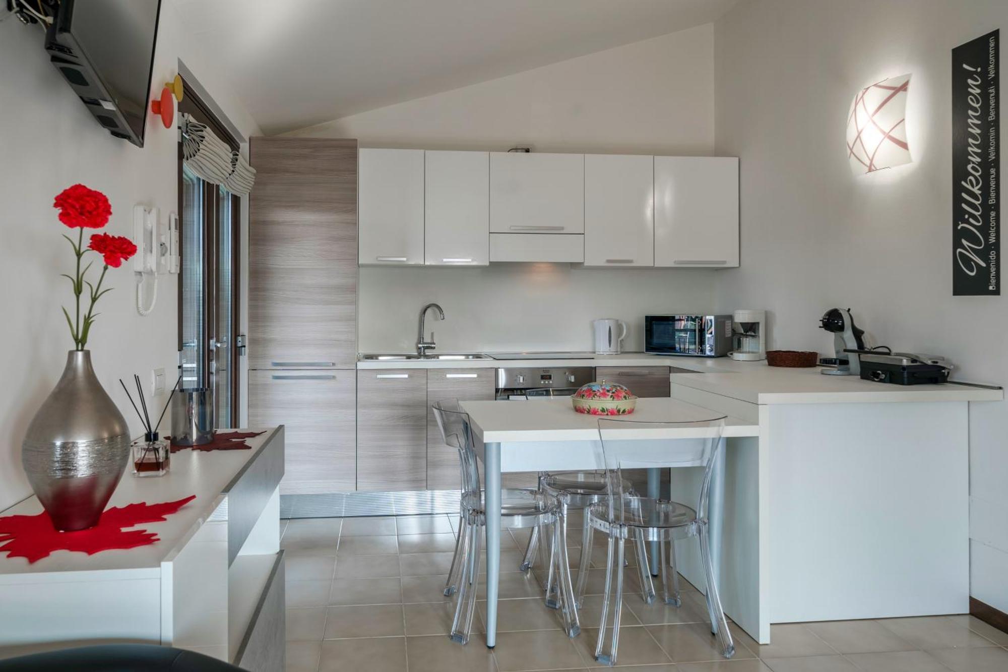Casa Lugana 15 - Monolocale Con Piscina Fronte Lago Sirmione Exteriör bild
