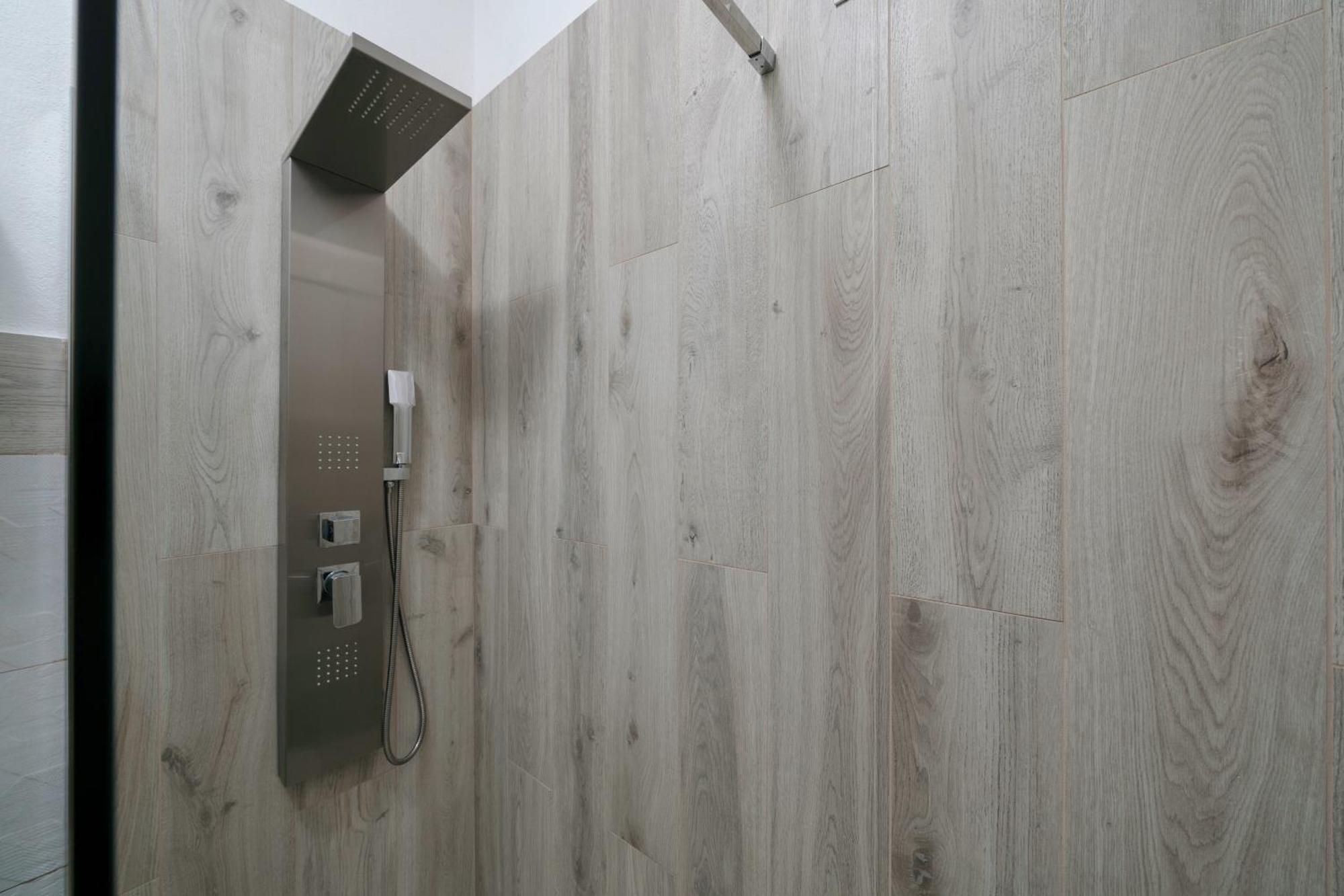 Casa Lugana 15 - Monolocale Con Piscina Fronte Lago Sirmione Exteriör bild