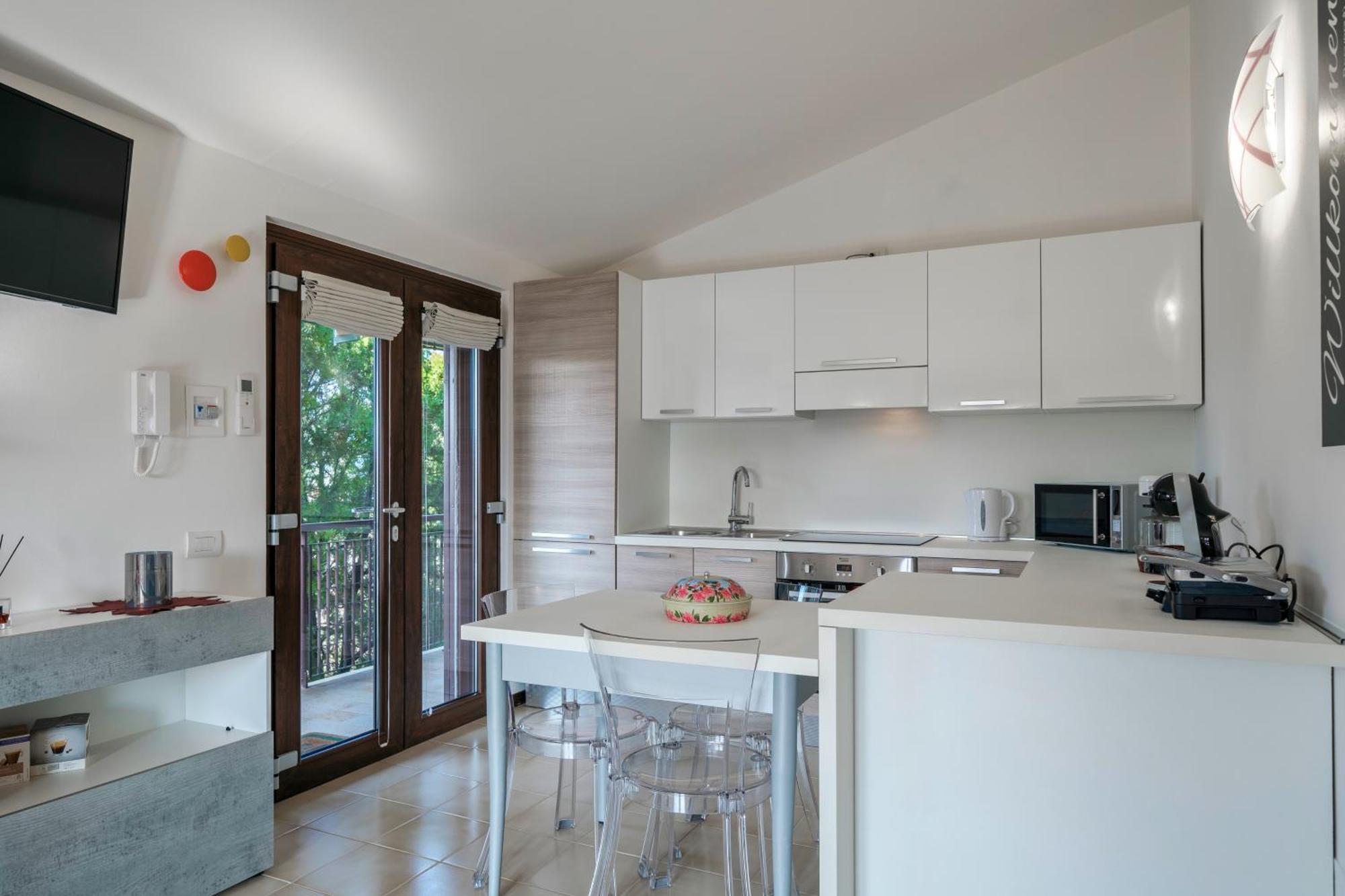 Casa Lugana 15 - Monolocale Con Piscina Fronte Lago Sirmione Exteriör bild