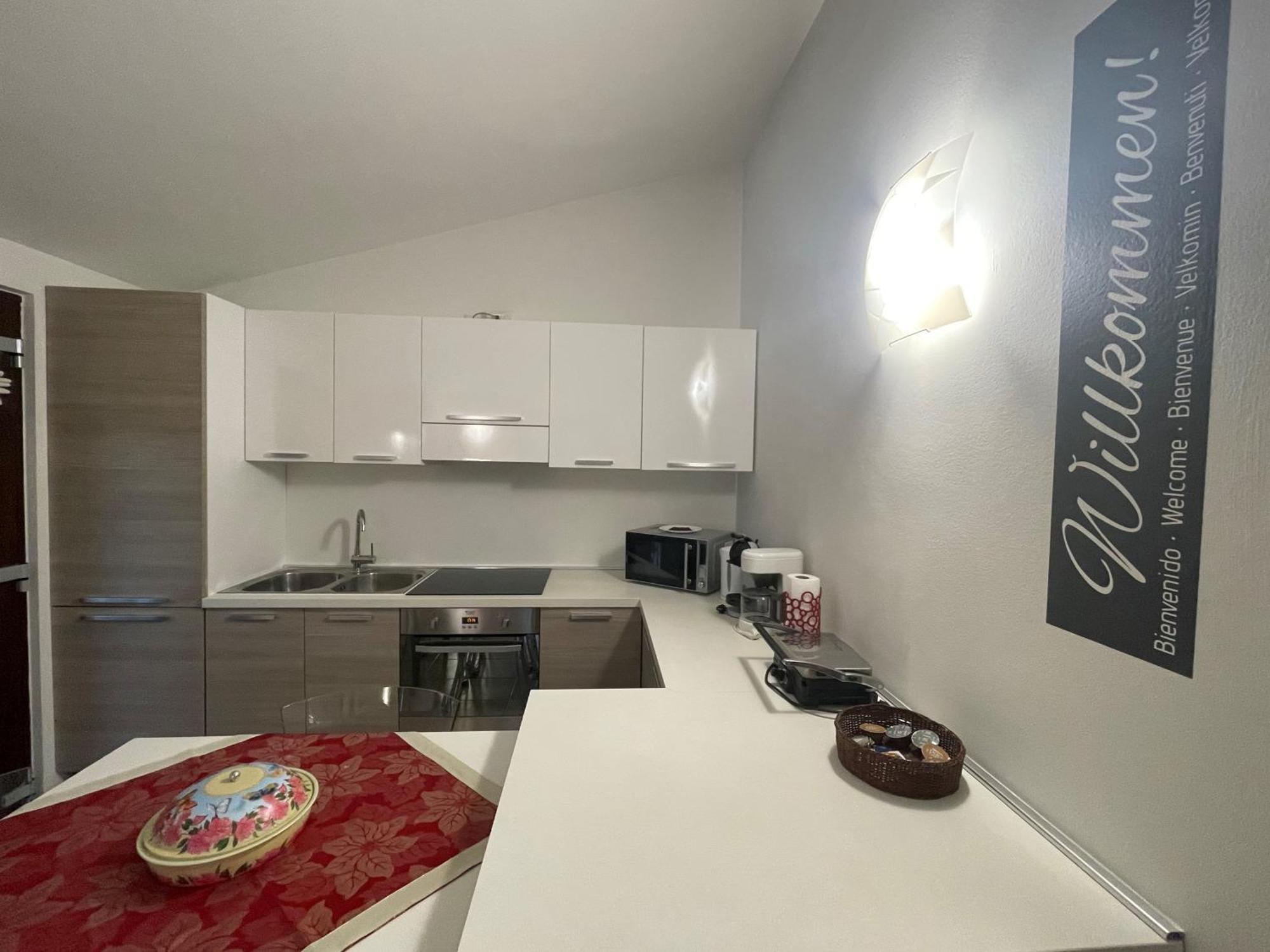 Casa Lugana 15 - Monolocale Con Piscina Fronte Lago Sirmione Exteriör bild